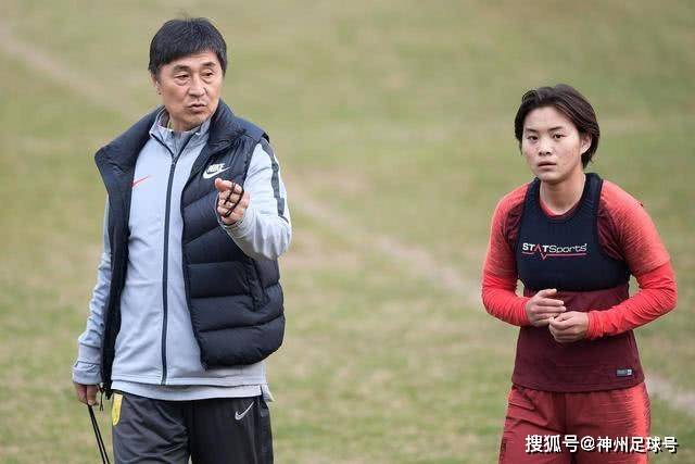 巴萨瞄准利马，计划明夏自由签约
